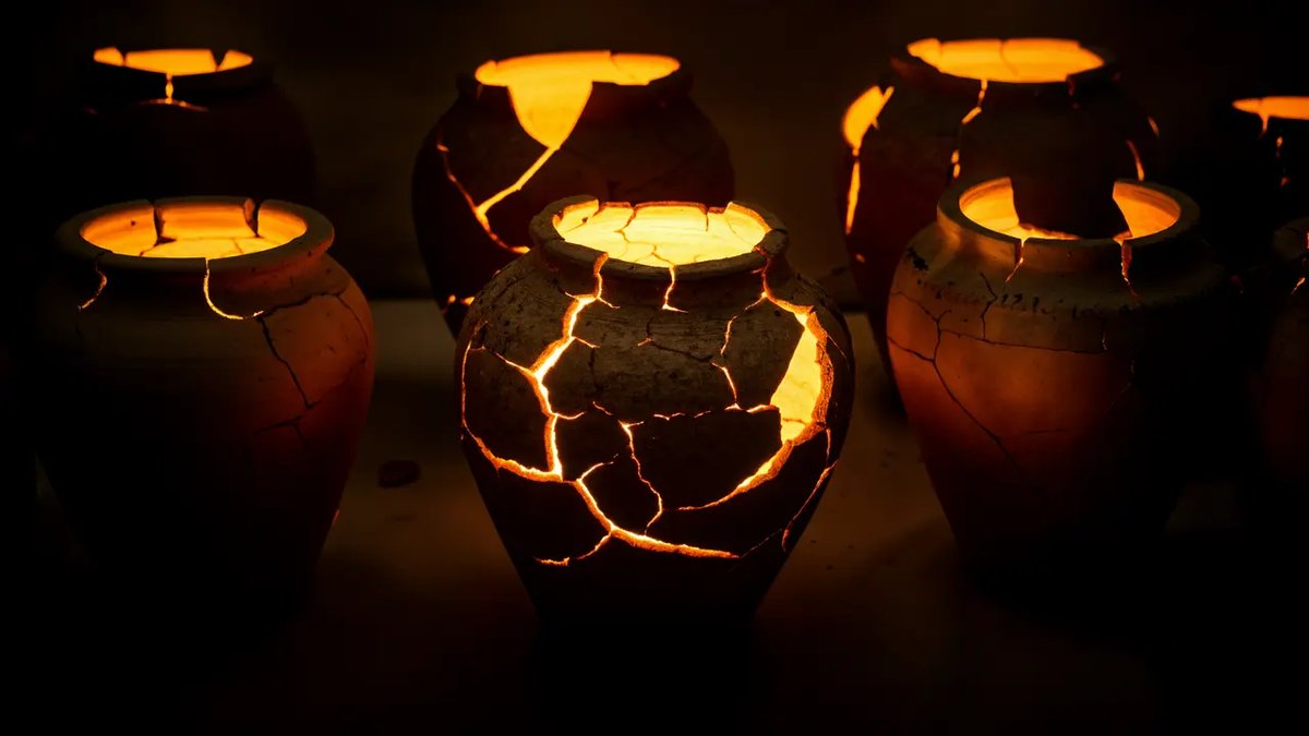 Treasures in Jars of Clay